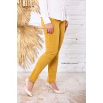 étymologie okkersárga nadrág