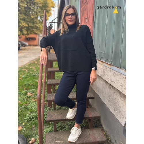 Anna fekete pulóver