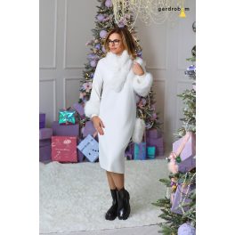 Anna fehér szőrmével díszített kötött ruha
